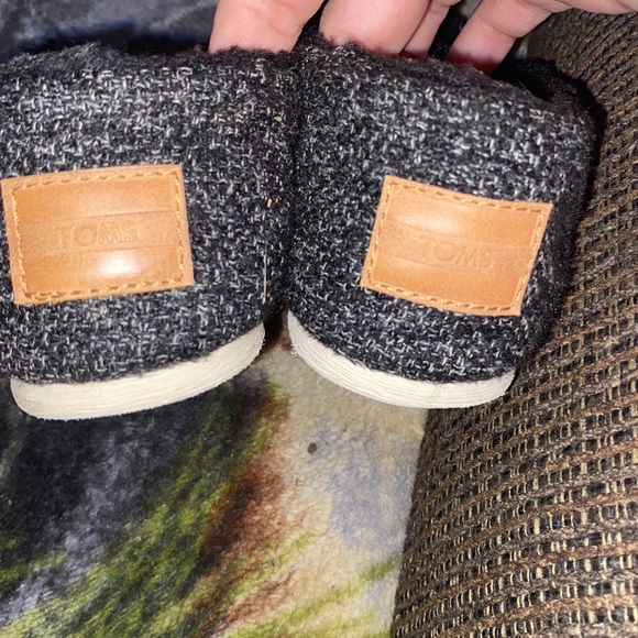 Toms NIGHT OWL slip ons - Picture 11 of 13